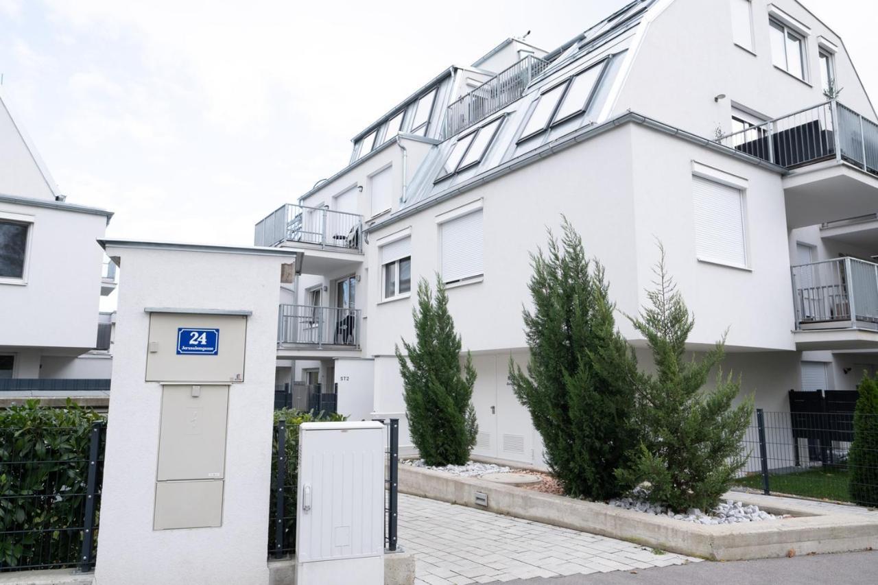 Modern Apartment W/ Cozy Balcony Near City Center 비엔나 외부 사진